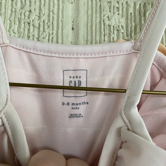 Baby Gap rainbow ruffle bathing suit - Picture 2 of 2